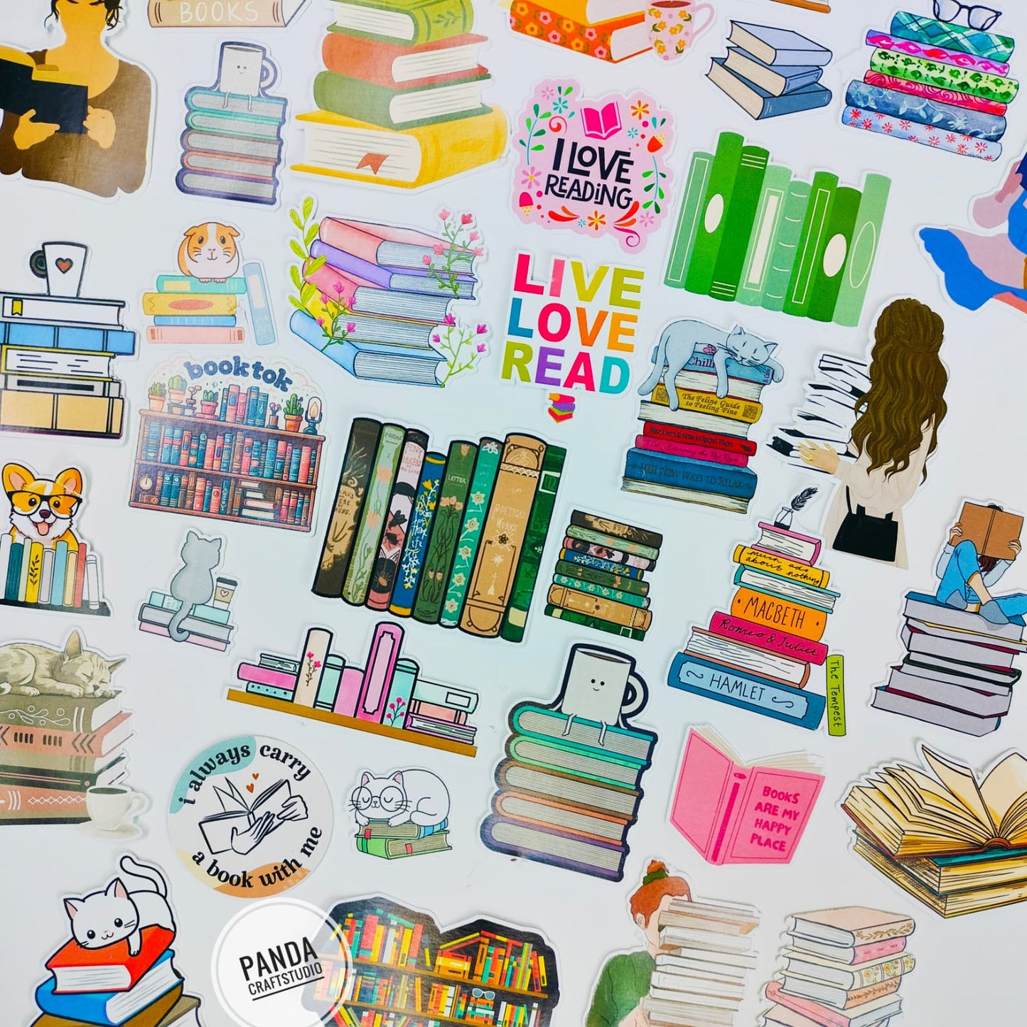 BOOK LOVER PRECUTS